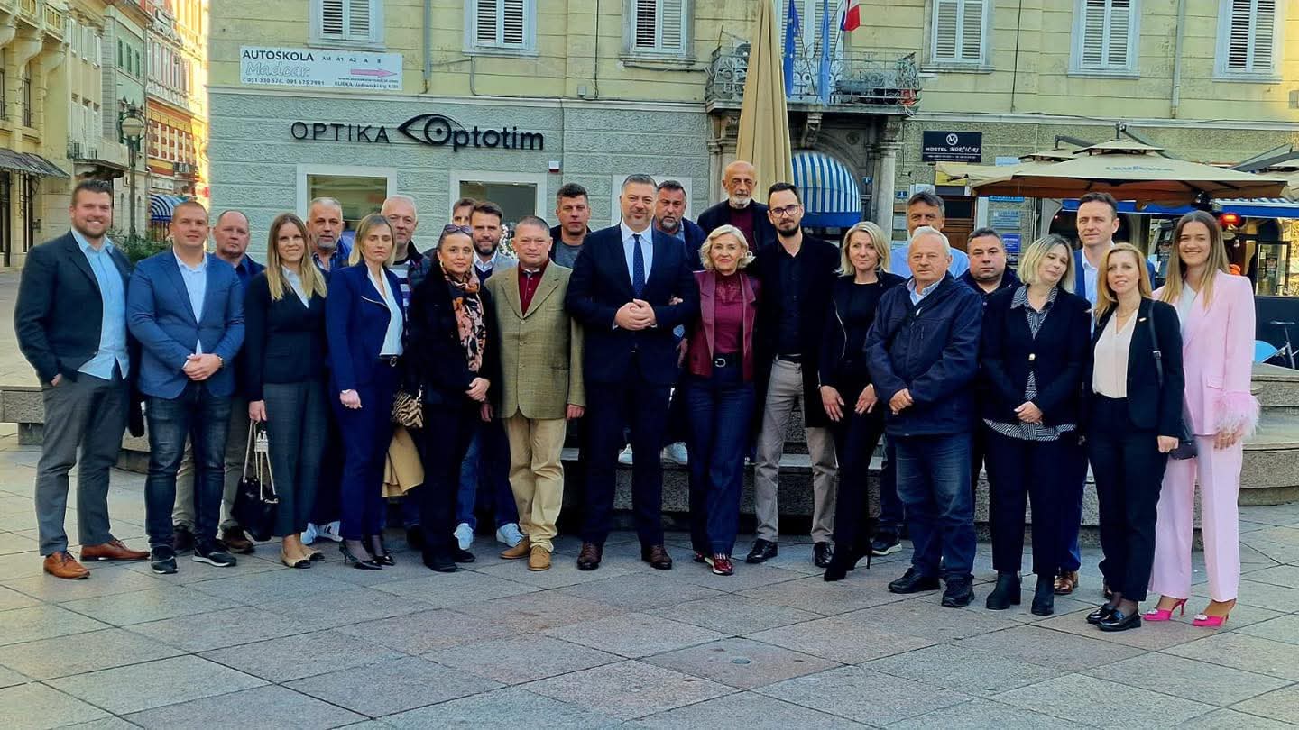 Zajednička fotografija Gradskog odbora HDZ Rijeka